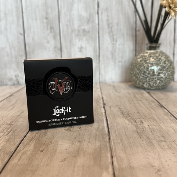 NIB MAKEUP BUNDLE - Picture 6 of 7